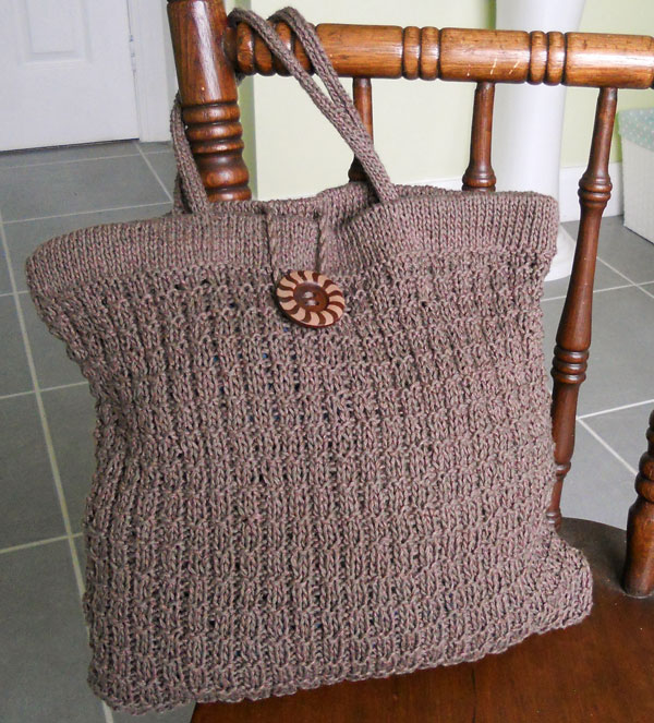 Good Earth linen cotton blend knitting yarn features in our Square Carryall in Linen knitting kit