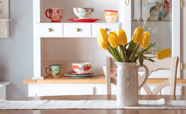 Cosy kitchen with tulips